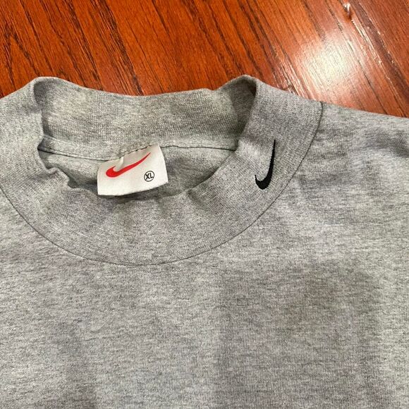 Vintage Y2K Nike Men's Grey Sweatshirt - Picture 1 of 3